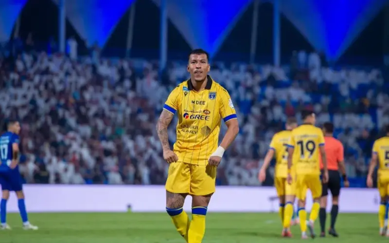 مارتينيز يهاجم مدرب المنتخب الكولومبي: أنت لا تعرف شيئاً